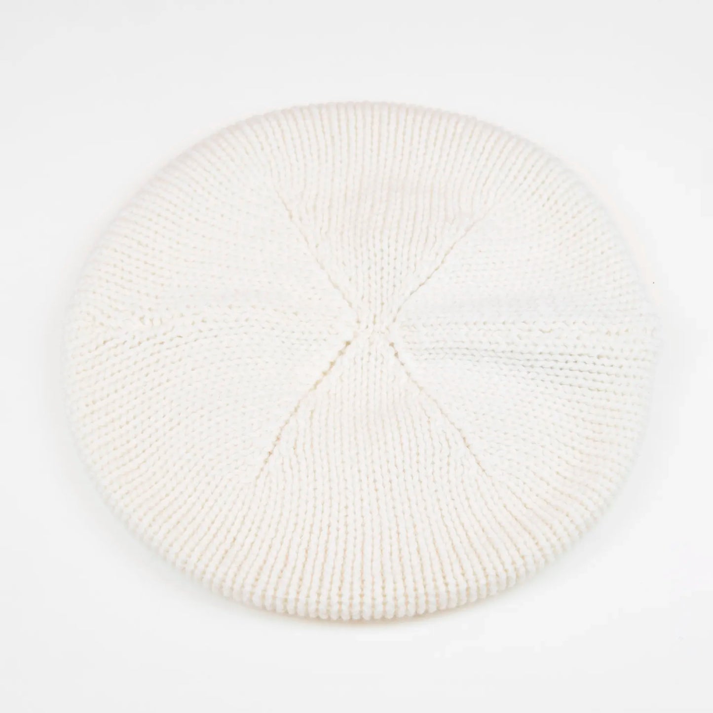 Basco pesante in 100% Cashmere panna, Made in Italy, versatile con tre vestibilità: basco francese, cuffia e berretto. Manifattura pregiata a trama grossa, che offre elasticità e morbidezza.