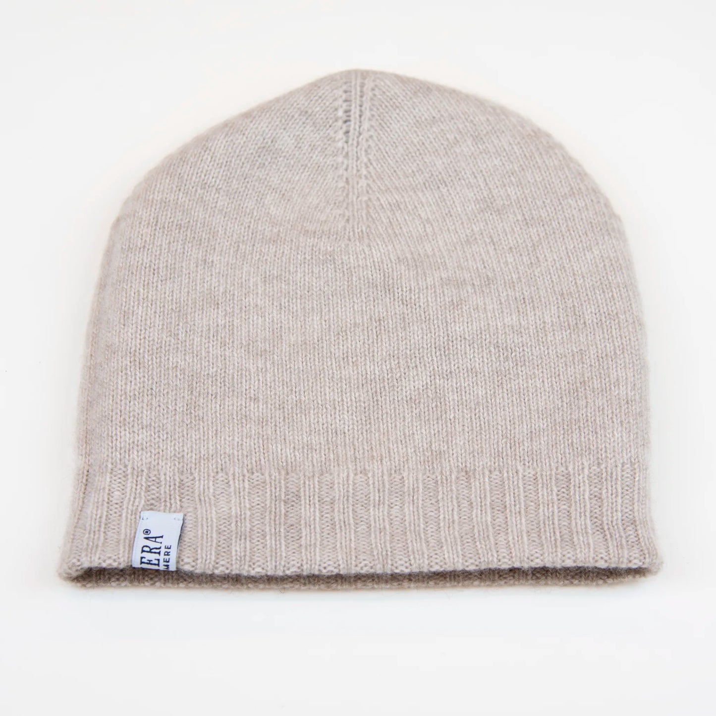 Cuffia doubleface beige e marrone in 100% Cashmere, Made in Italy. Pratica e versatile, può essere indossata con o senza risvolto. Trama rasata e pregiata manifattura per una vestibilità confortevole e di qualità.