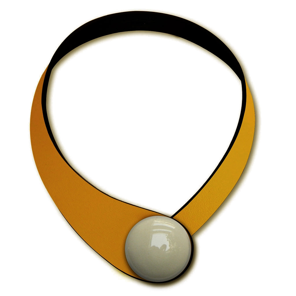 Collana in vera pelle conciata in Italia con bottoni in ceramica intercambiabili.