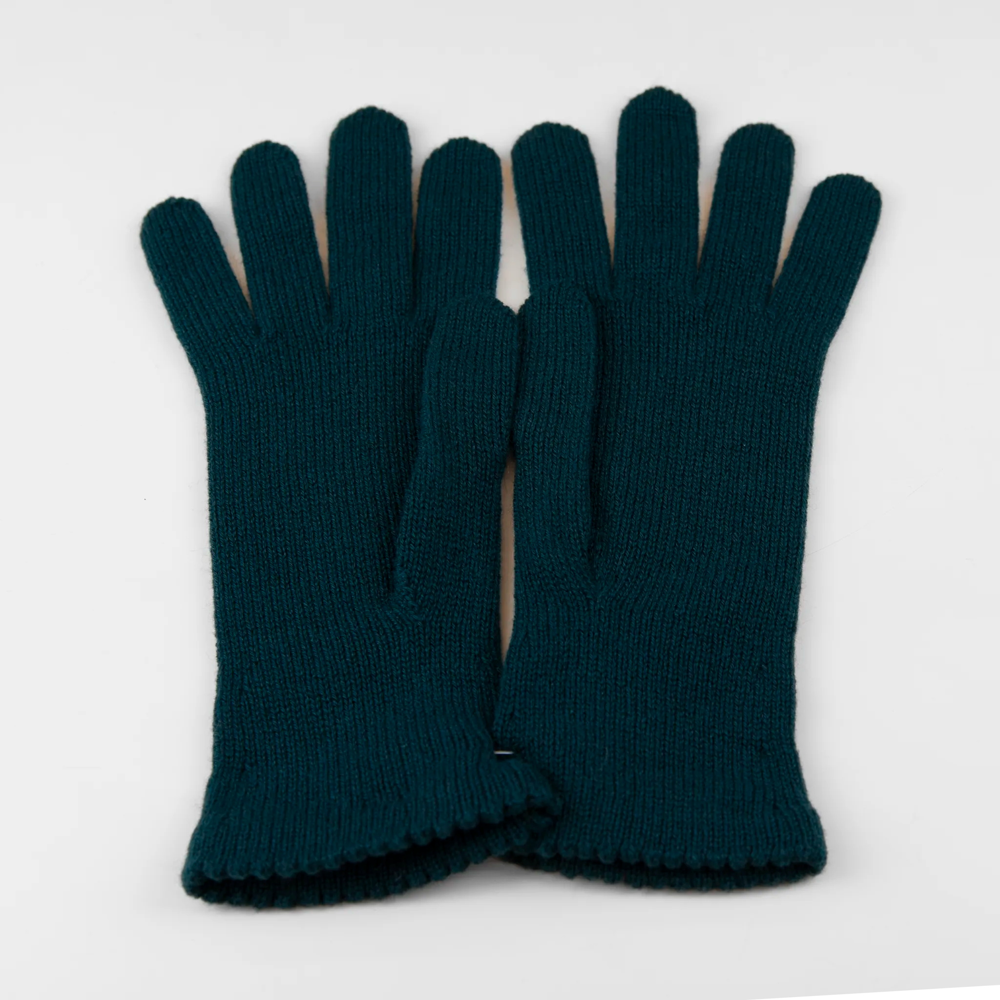 Guanto da donna verde in 100% Cashmere, morbido e confortevole, Made in Italy, con pregiata manifattura artigianale.