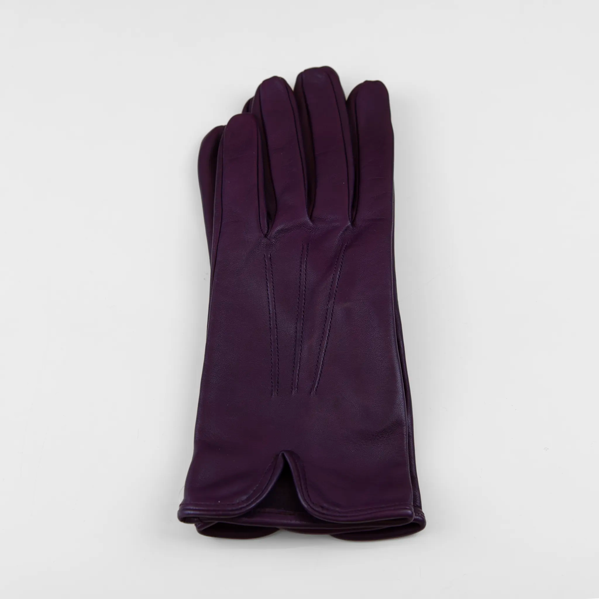 Guanto da donna viola in 100% Nappa sfoderato, senza imbottitura, particolarmente confortevole e con perfetta calzata, Made in Italy.