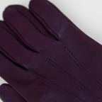 Guanto da donna viola in 100% Nappa sfoderato, senza imbottitura, particolarmente confortevole e con perfetta calzata, Made in Italy.