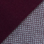 Sciarpa scaldacollo Jacquard double-face prugna e grigio con asola in 100% Cashmere beige. Morbida, versatile e facile da indossare.
