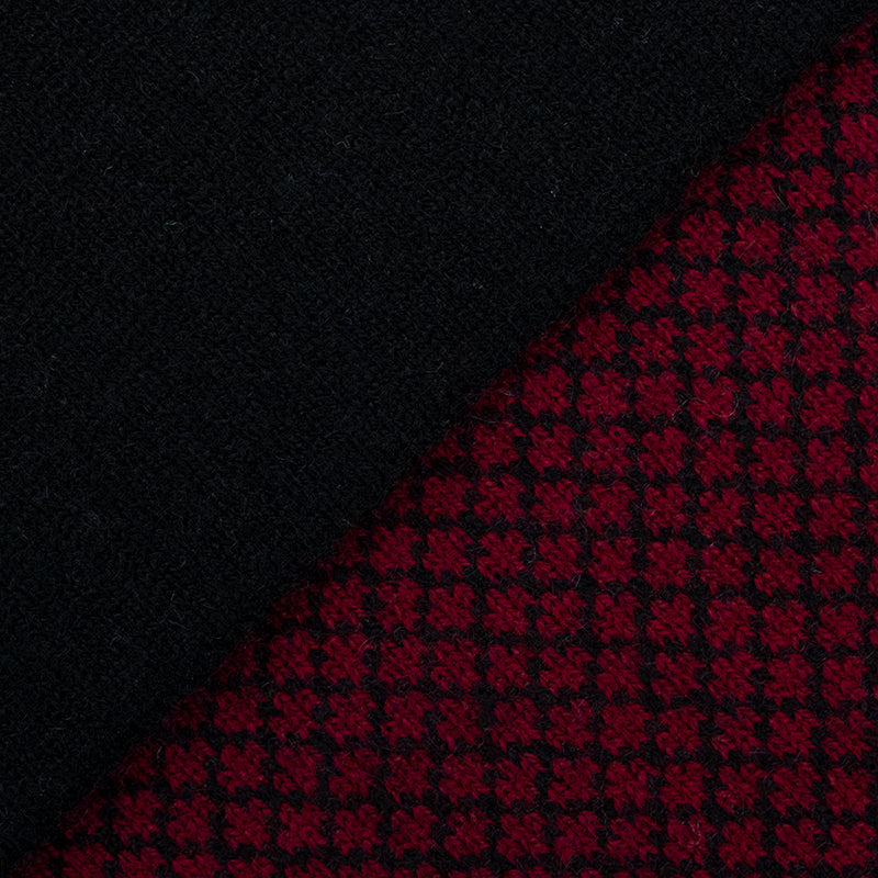 Sciarpa scaldacollo Jacquard double-face nero e bordeaux con asola in 100% Cashmere beige. Morbida, versatile e facile da indossare.