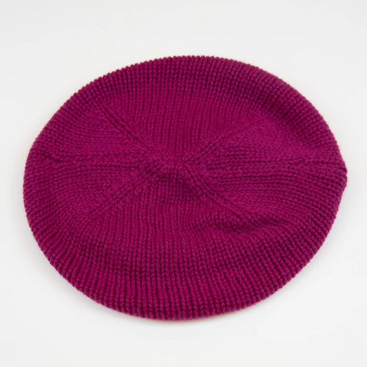 Basco pesante in 100% Cashmere viola, Made in Italy, versatile con tre vestibilità: basco francese, cuffia e berretto. Manifattura pregiata a trama grossa, che offre elasticità e morbidezza.