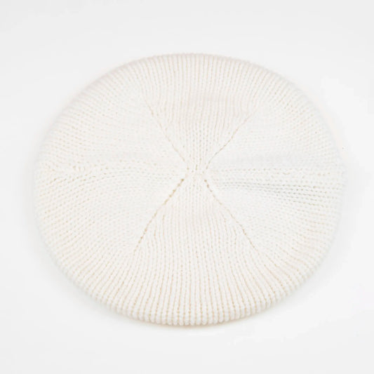 Basco pesante in 100% Cashmere panna, Made in Italy, versatile con tre vestibilità: basco francese, cuffia e berretto. Manifattura pregiata a trama grossa, che offre elasticità e morbidezza.