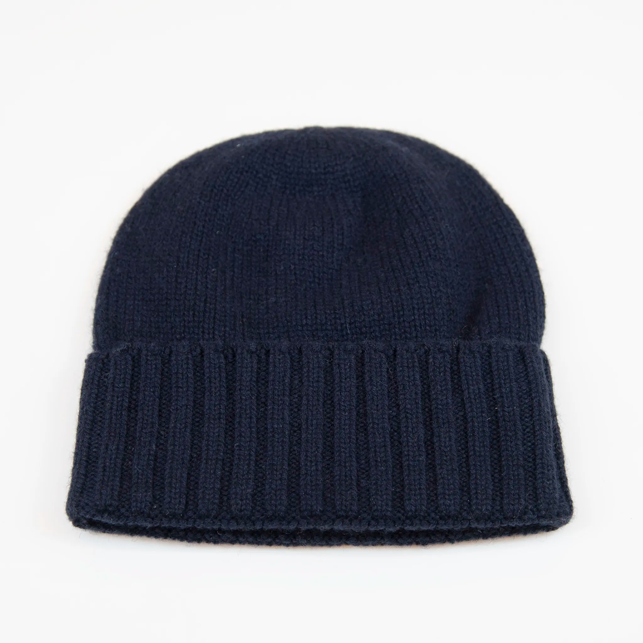 Cuffia in 100% cashmere, made in Italy, modello classico blu in maglia rasata, morbido e confortevole, ideale per ogni occasione.