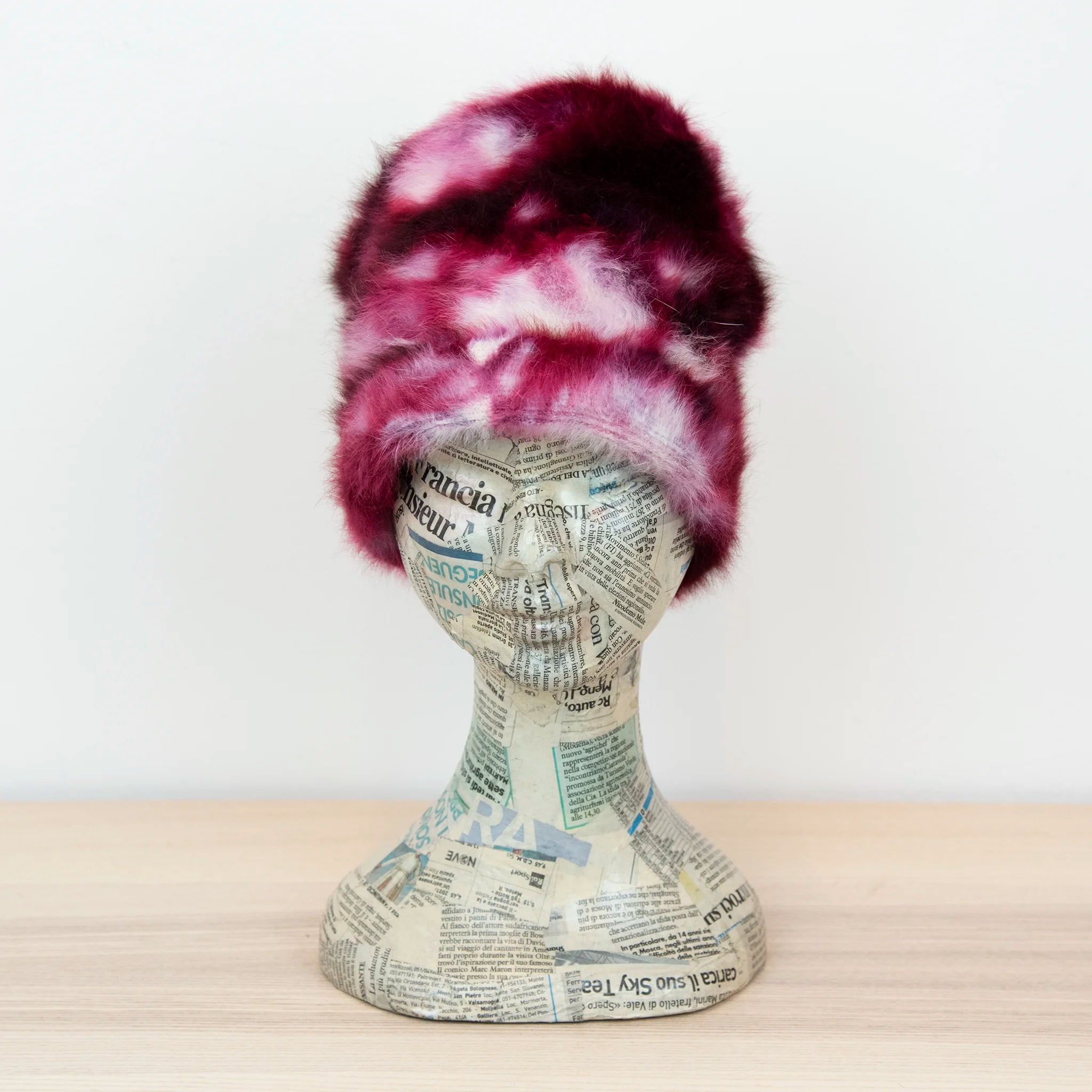 Cuffia in angora verde confortevole e soffice, di pregiata manifattura Italiana.