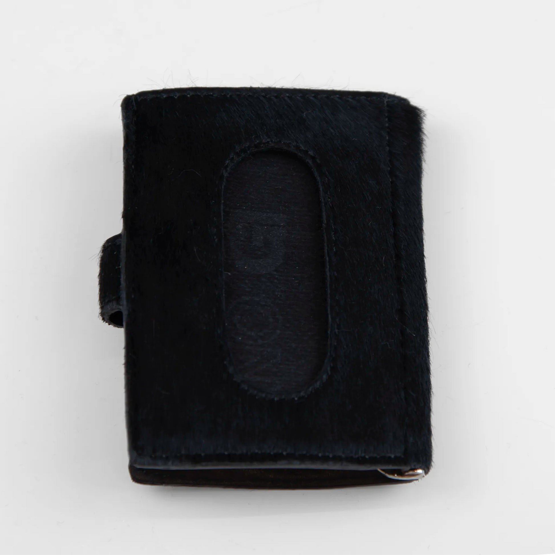 Portafoglio compatto in pelle e vero cavallino nero, Made in Italy, artigianale, con due scomparti scorrevoli per 5/6 carte ciascuno, molla porta banconote e scomparto per monete.