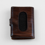 Portafoglio compatto in pelle marrone, Made in Italy, artigianale, con due scomparti scorrevoli per 5/6 carte ciascuno, molla porta banconote e scomparto per monete.