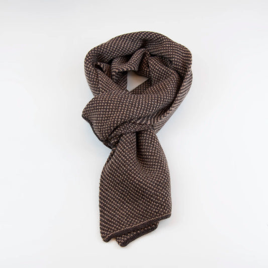 Sciarpa scaldacollo con asola in 100% Cashmere, con pattern marrone e beige. Morbida, versatile e facile da indossare.